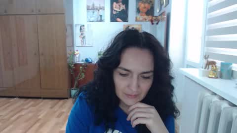 AlexisMillers online show from October 3, 2025, 9:06 am