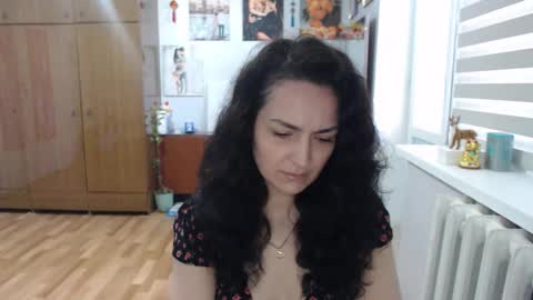 Snapshot of alexismillers chatting on May 6, 2026, 7:13 am AlexisMillers online show from May 6, 2026, 7:13 am
