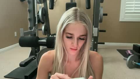 alexispaige06 online show from June 23, 2026, 3:32 pm