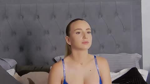 Snapshot of alexiswhiteee chatting on October 12, 2025, 7:29 am Alexis online show from October 12, 2025, 7:29 am