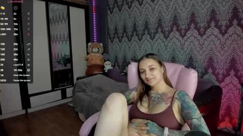 Snapshot of alexracc00n chatting on December 6, 2024, 6:04 am Alex online show from December 6, 2024, 6:04 am