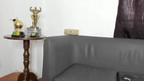 Snapshot of alexroyce_ chatting on May 26, 2026, 12:01 pm ALEX ROYCE online show from May 26, 2026, 12:01 pm