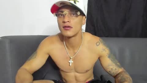 Snapshot of alexroyce_ chatting on June 23, 2026, 2:09 am ALEX ROYCE online show from June 23, 2026, 2:09 am
