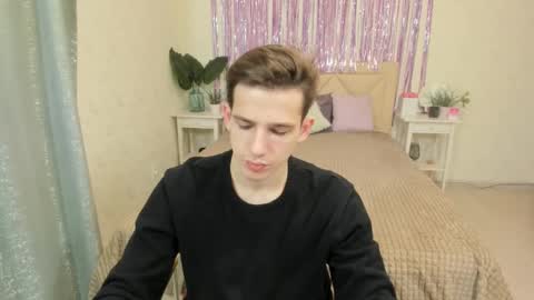 Snapshot of alexs_771 chatting on February 26, 2025, 12:25 pm Dennis online show from February 26, 2025, 12:25 pm