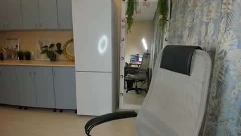 Snapshot of alexs_771 chatting on March 4, 2025, 12:12 pm Dennis online show from March 4, 2025, 12:12 pm