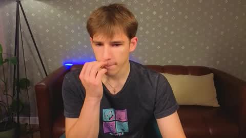 Snapshot of alexs_771 chatting on September 30, 2025, 12:10 pm Dennis online show from September 30, 2025, 12:10 pm