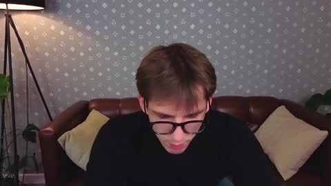 Snapshot of alexs_771 chatting on October 7, 2025, 12:13 pm Dennis online show from October 7, 2025, 12:13 pm