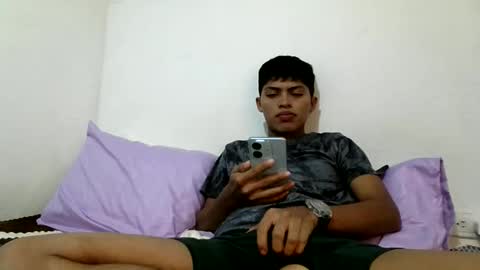 alexsexy1405 online show from January 12, 2026, 10:37 pm