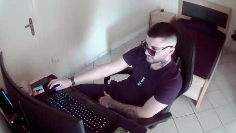 alexthepro00 online show from June 2, 2026, 12:07 pm