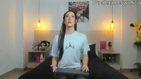 Snapshot of alexxa_meow chatting on July 10, 2026, 8:33 pm A L E X A online show from July 10, 2026, 8:33 pm