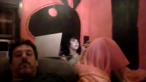 AlexaJohnsontwitter online show from April 30, 2026, 7:14 am