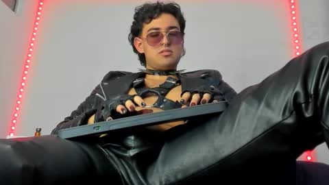 Snapshot of alexxx_savage chatting on November 5, 2025, 4:23 am Alexander online show from November 5, 2025, 4:23 am