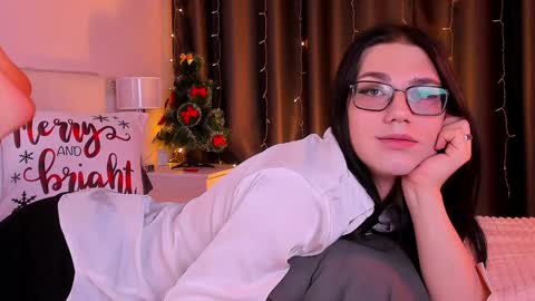 Snapshot of alfred_jones chatting on December 19, 2024, 9:38 pm Alfreda online show from December 19, 2024, 9:38 pm