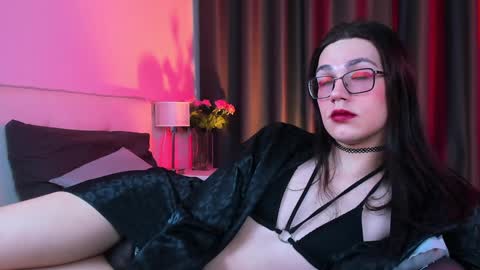 Snapshot of alfred_jones chatting on February 5, 2025, 10:12 pm Alfreda online show from February 5, 2025, 10:12 pm