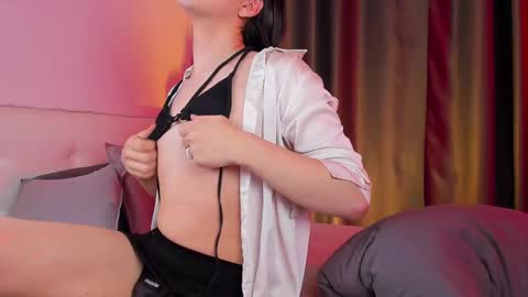 Snapshot of alfred_jones chatting on March 5, 2025, 10:44 am Alfreda online show from March 5, 2025, 10:44 am