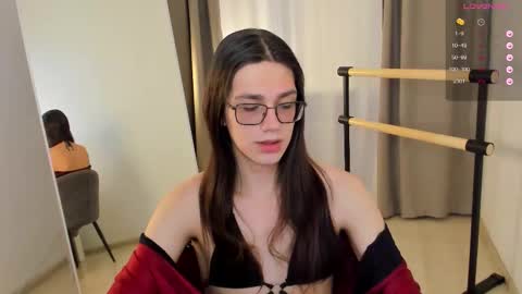 Snapshot of alfred_jones chatting on October 5, 2025, 10:24 am Alfreda online show from October 5, 2025, 10:24 am