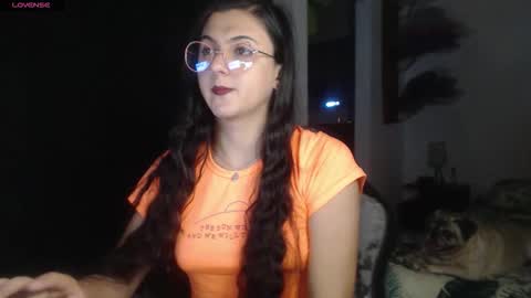 Snapshot of alguien_mas01 chatting on February 6, 2026, 4:28 am cami online show from February 6, 2026, 4:28 am