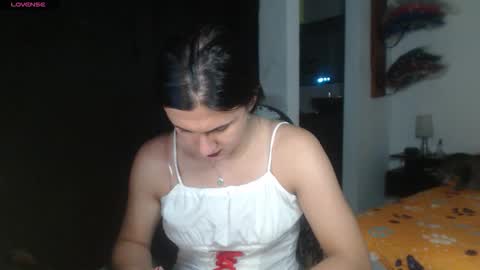 Snapshot of alguien_mas01 chatting on February 27, 2026, 3:06 am cami online show from February 27, 2026, 3:06 am