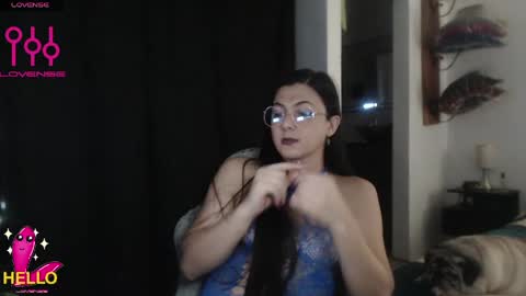 Snapshot of alguien_mas01 chatting on March 20, 2026, 7:35 am cami online show from March 20, 2026, 7:35 am