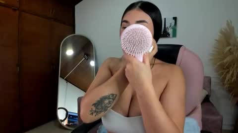 Snapshot of alheli_16 chatting on February 24, 2026, 12:25 pm Alheli online show from February 24, 2026, 12:25 pm