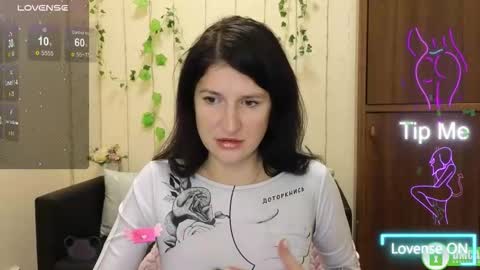 Alianna online show from November 3, 2025, 12:28 pm