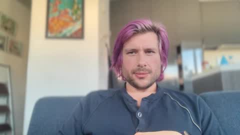 Snapshot of alibastersword chatting on December 17, 2024, 11:16 pm Luke online show from December 17, 2024, 11:16 pm