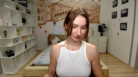 Snapshot of alicafoxis chatting on April 21, 2026, 5:50 pm Alica online show from April 21, 2026, 5:50 pm