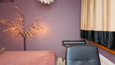 Snapshot of alicafoxis chatting on June 5, 2026, 6:02 pm Alica online show from June 5, 2026, 6:02 pm