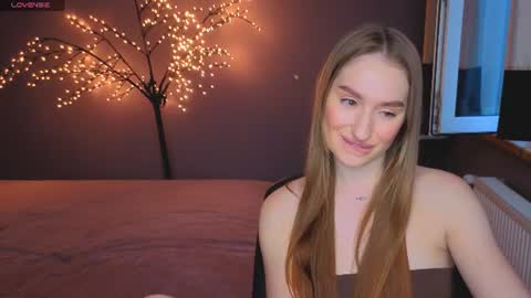 Snapshot of alicafoxis chatting on July 6, 2026, 5:37 pm Alica online show from July 6, 2026, 5:37 pm