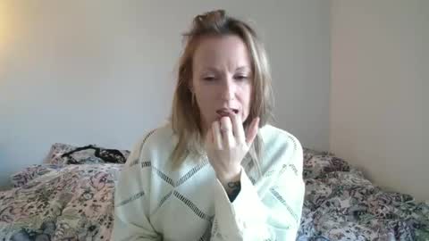 Snapshot of alice8363 chatting on December 6, 2024, 8:59 am Alice online show from December 6, 2024, 8:59 am