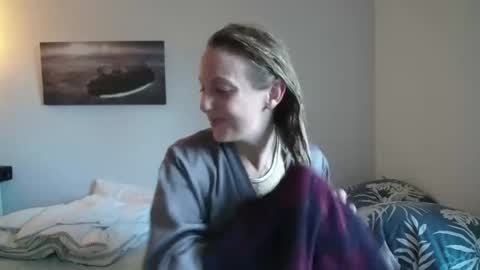 Snapshot of alice8363 chatting on December 7, 2024, 1:51 pm Alice online show from December 7, 2024, 1:51 pm