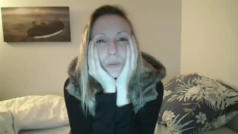 Snapshot of alice8363 chatting on December 7, 2024, 9:44 pm Alice online show from December 7, 2024, 9:44 pm