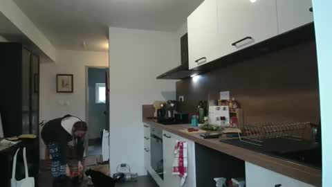 Snapshot of alice8363 chatting on December 8, 2024, 12:08 pm Alice online show from December 8, 2024, 12:08 pm