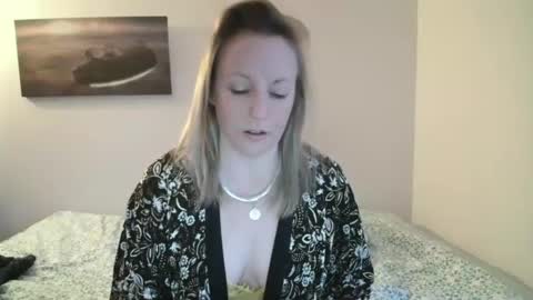 Snapshot of alice8363 chatting on December 10, 2024, 7:58 am Alice online show from December 10, 2024, 7:58 am