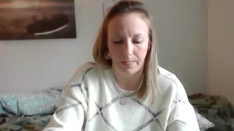 Snapshot of alice8363 chatting on December 13, 2024, 10:30 am Alice online show from December 13, 2024, 10:30 am