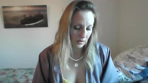 Snapshot of alice8363 chatting on December 27, 2024, 3:26 pm Alice online show from December 27, 2024, 3:26 pm