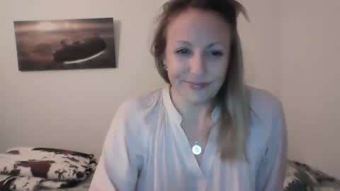 Snapshot of alice8363 chatting on December 30, 2024, 5:34 pm Alice online show from December 30, 2024, 5:34 pm