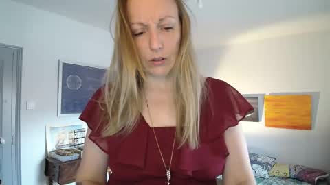 Snapshot of alice8363 chatting on October 28, 2025, 7:56 am Alice online show from October 28, 2025, 7:56 am