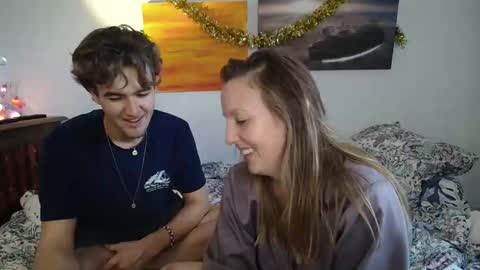 Snapshot of alice8363 chatting on December 22, 2025, 2:14 pm Alice online show from December 22, 2025, 2:14 pm