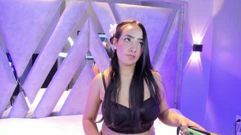 alice_26__ online show from April 27, 2026, 8:29 pm
