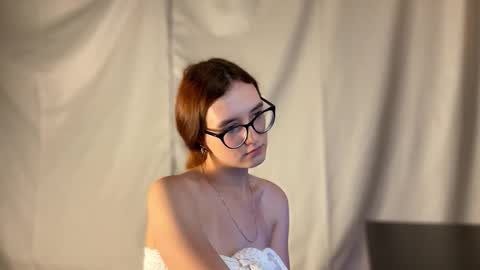 Hey Im Alice  online show from November 1, 2025, 1:57 pm