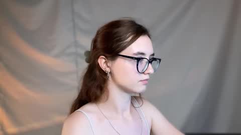 Hey Im Alice  online show from November 6, 2025, 12:50 pm