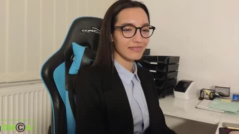 Snapshot of alice_bane chatting on February 23, 2025, 8:00 pm A R Y A T I A online show from February 23, 2025, 8:00 pm