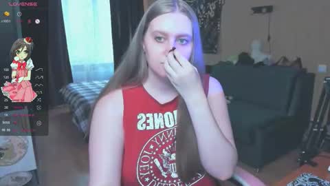 Snapshot of alice_dreamgirl_ chatting on October 29, 2025, 12:18 pm Alice 3 online show from October 29, 2025, 12:18 pm