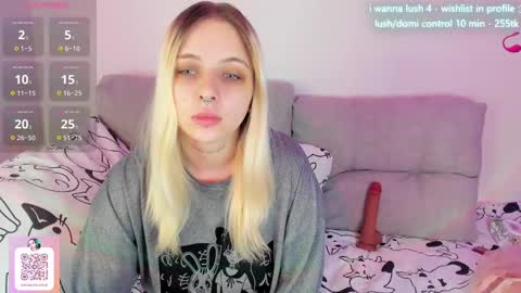 Snapshot of alice_halle chatting on March 11, 2025, 7:58 am alice_halle online show from March 11, 2025, 7:58 am