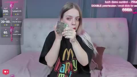 Snapshot of alice_halle chatting on October 20, 2025, 2:45 am alice_halle online show from October 20, 2025, 2:45 am