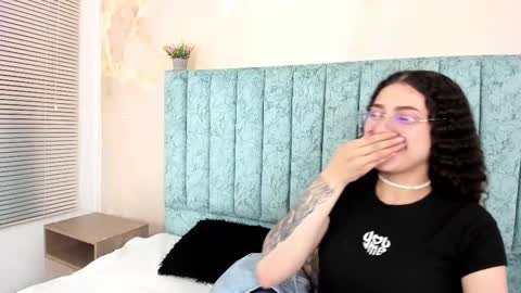 Snapshot of alice_martinez_ chatting on February 11, 2025, 10:04 am alice and amber online show from February 11, 2025, 10:04 am