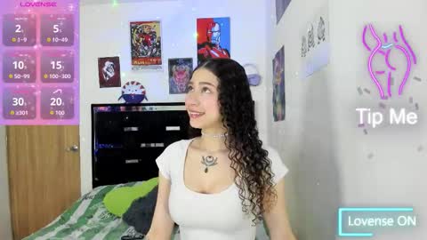 Snapshot of alice_martinez_ chatting on November 4, 2025, 1:32 pm alice and amber online show from November 4, 2025, 1:32 pm