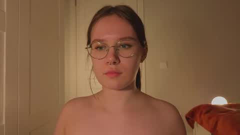 Snapshot of alice_miiiller chatting on May 11, 2026, 6:16 pm Alice online show from May 11, 2026, 6:16 pm