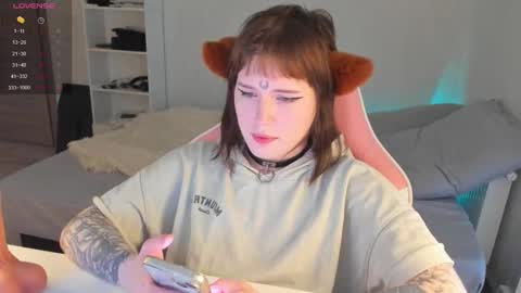 Snapshot of alice_moonshard chatting on October 6, 2025, 1:08 pm Alice online show from October 6, 2025, 1:08 pm